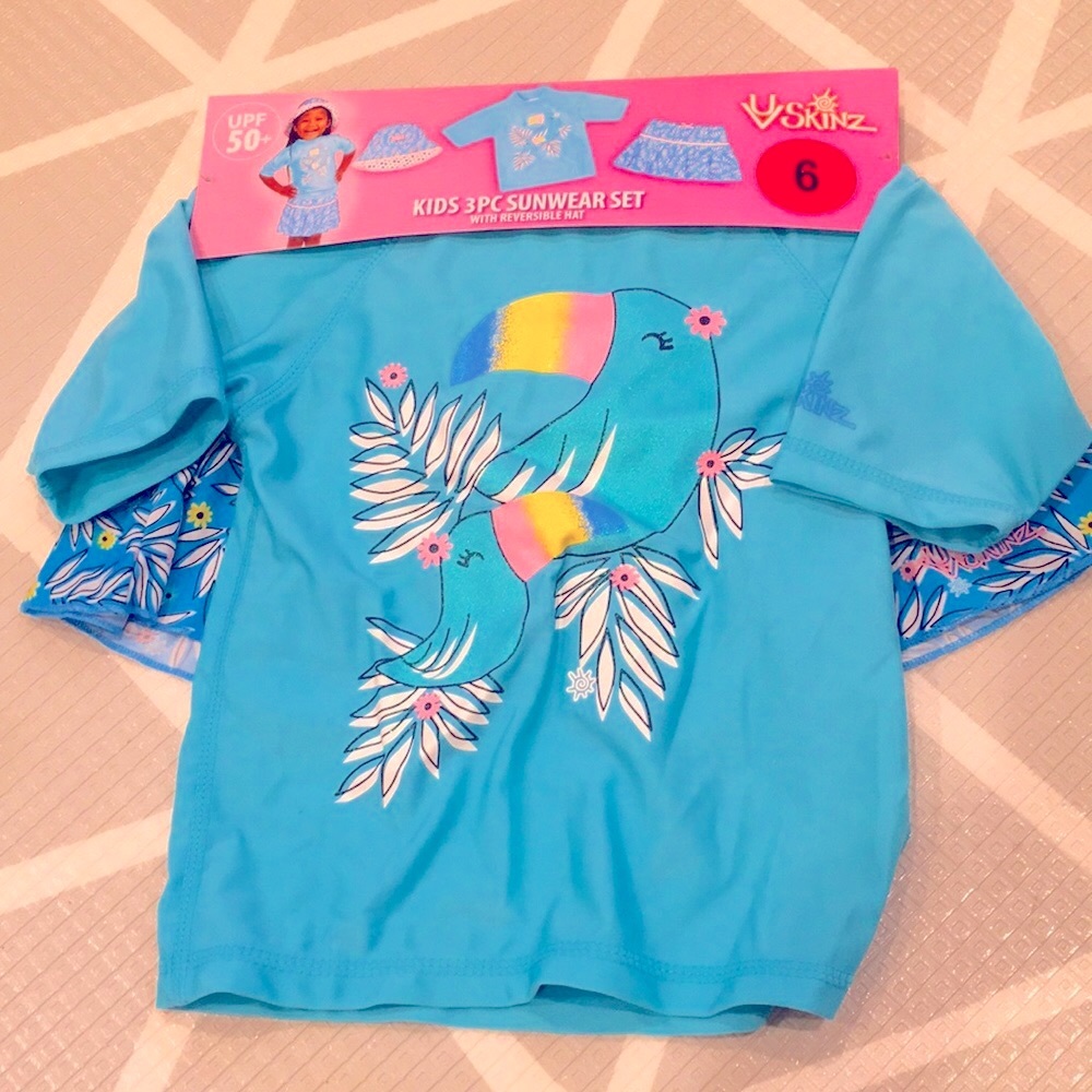 New with tags! 3 piece bundle sun wear set.